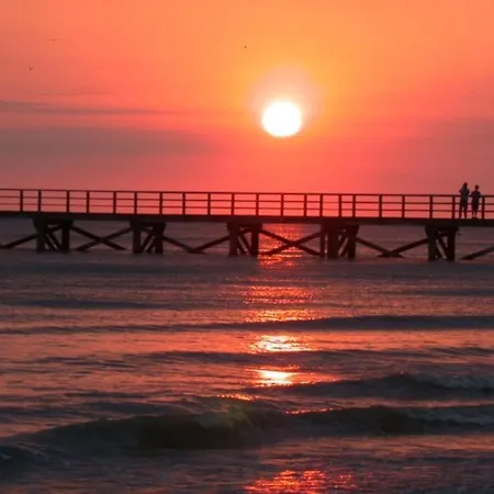 2 Bed - Sleeps 4 - On-site Activities - Near Semesterbostad