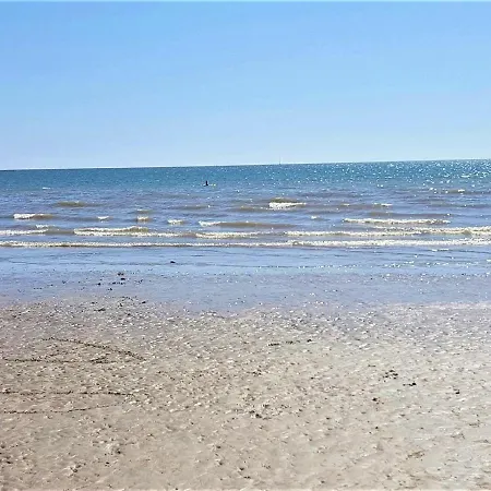 2 Bed - Sleeps 4 - On-site Activities - Near