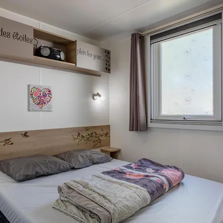 شقة 2-Bedroom Mobile Home Sleeps 4