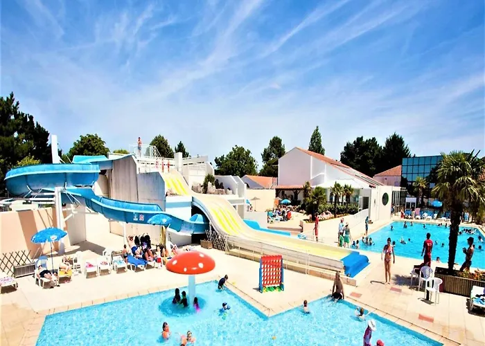 2 Bed - Sleeps 4 - On-site Activities - Near Holiday home