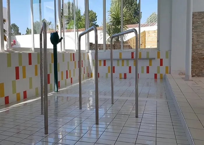 2 Bed - Sleeps 4 - On-site Activities - Near Holiday home