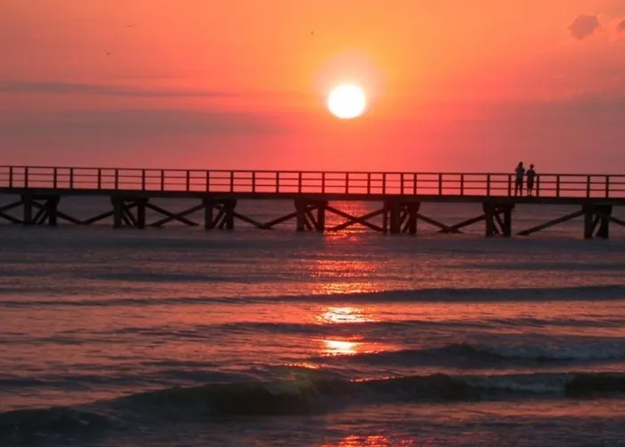 2 Bed - Sleeps 4 - On-site Activities - Near Holiday home