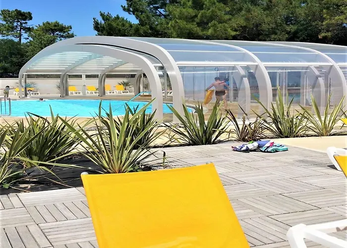 2 Bed - Sleeps 4 - On-site Activities - Near Holiday home